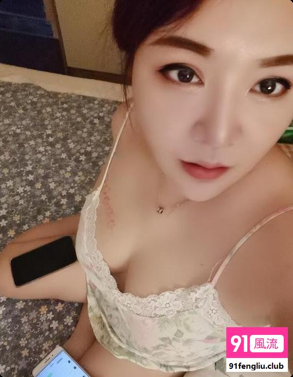 玄武门地铁站大胸熟女